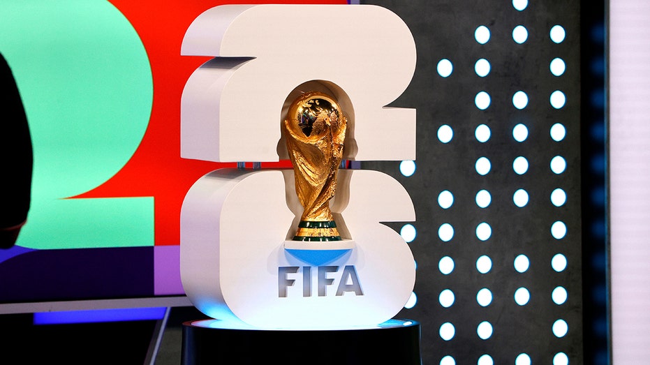 الشعار الرسمي لكأس العالم لكرة القدم 2026 والكأس