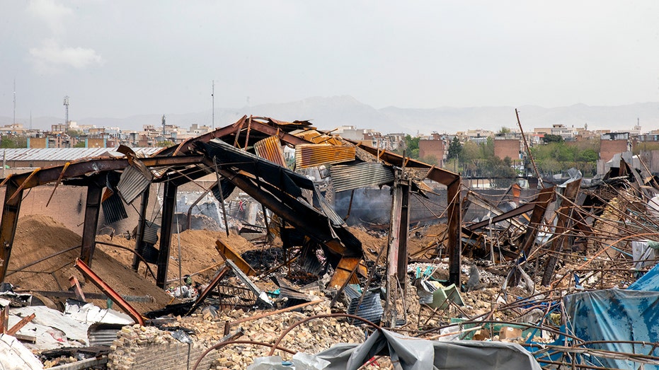 مبنى دمر خلال حرب إيران.