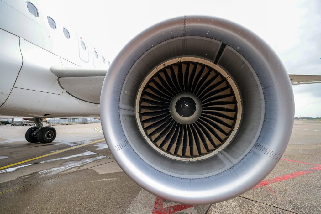 رئيس وكالة الطاقة يقول إن أوروبا لديها “ربما 6 أسابيع” من وقود الطائرات وسط حصار هرمز