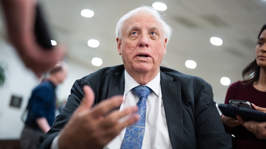 السناتور جيم جاستيس، RW.Va.