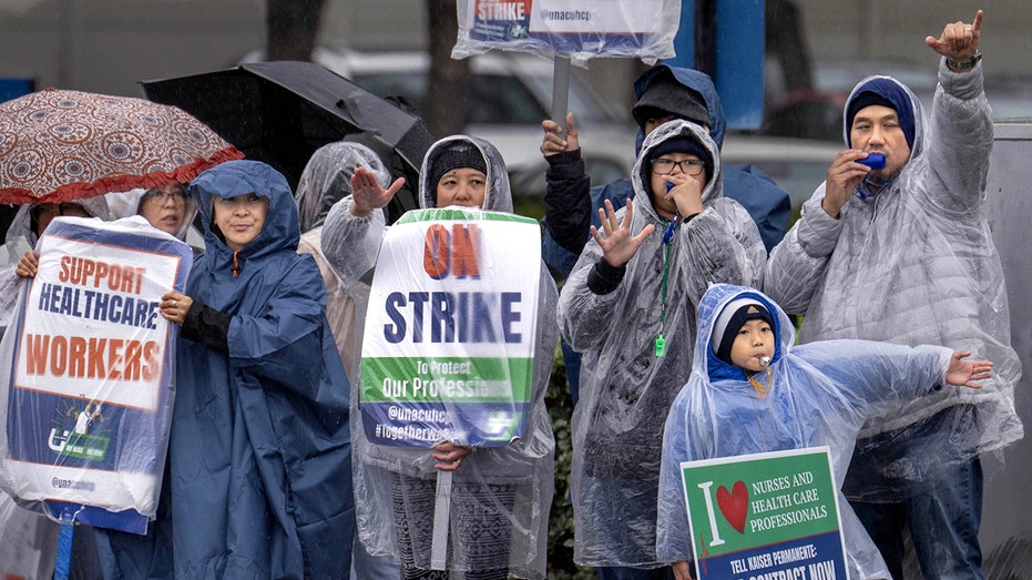 عمال كايزر في إضراب