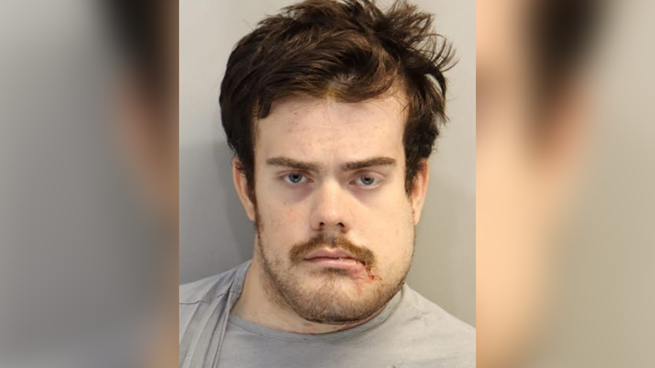 Mugshot من فينيكس إيكنر