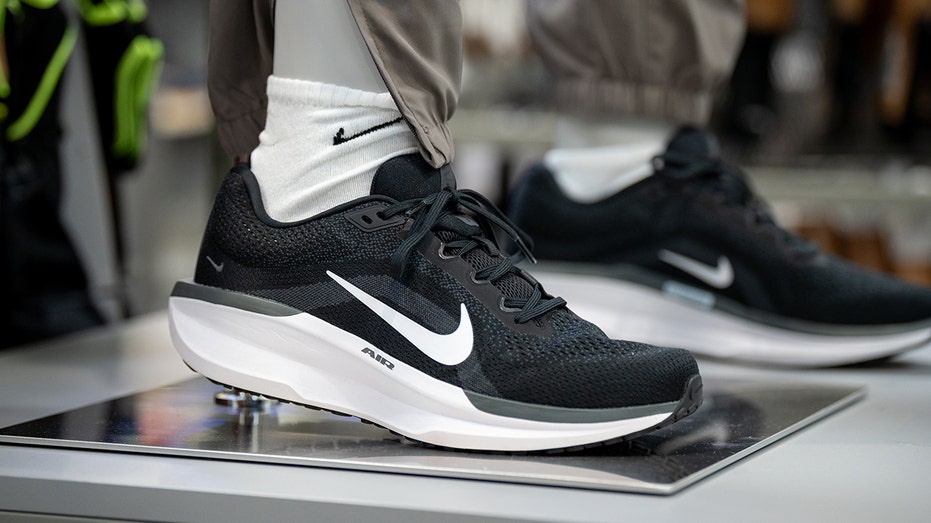 يتم عرض أحذية نايكي