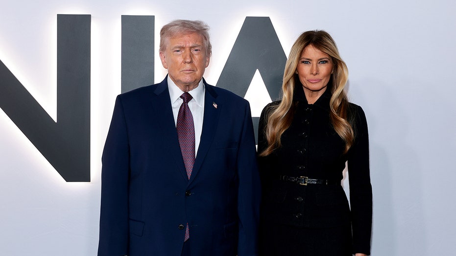 الرئيس دونالد ترامب والسيدة الأولى ميلانيا ترامب يحضران Amazon MGM's "ميلانيا" العرض العالمي الأول