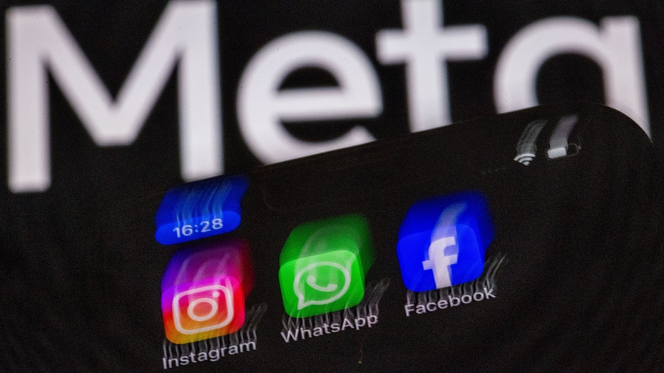 التطبيقات التعريفية بما في ذلك Instagram وWhatsApp وFacebook