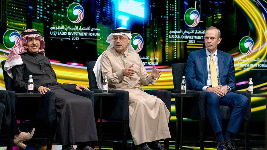 يجتمع كبار المديرين التنفيذيين لقطاع الأعمال في العالم في العاصمة