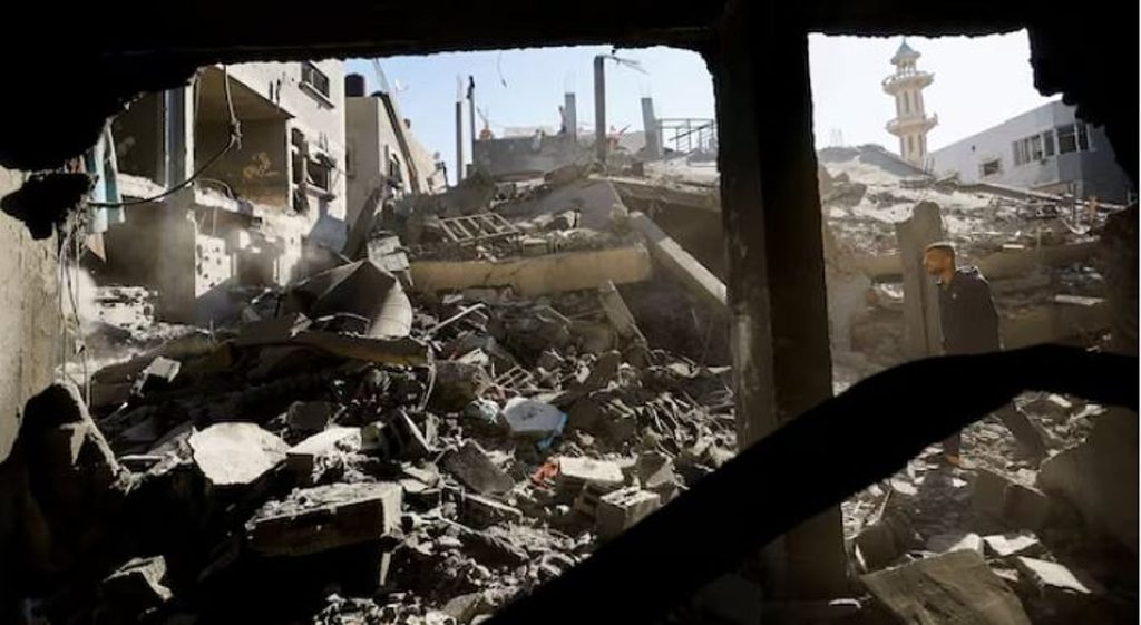 مقتل 7 أشخاص بينهم امرأتان في غارة إسرائيلية على غزة