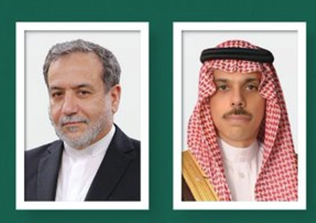 وزير الخارجية يتلقى اتصالًا هاتفيًا من نظيره الإيراني ويستعرض مستجدات الأوضاع الإقليمية