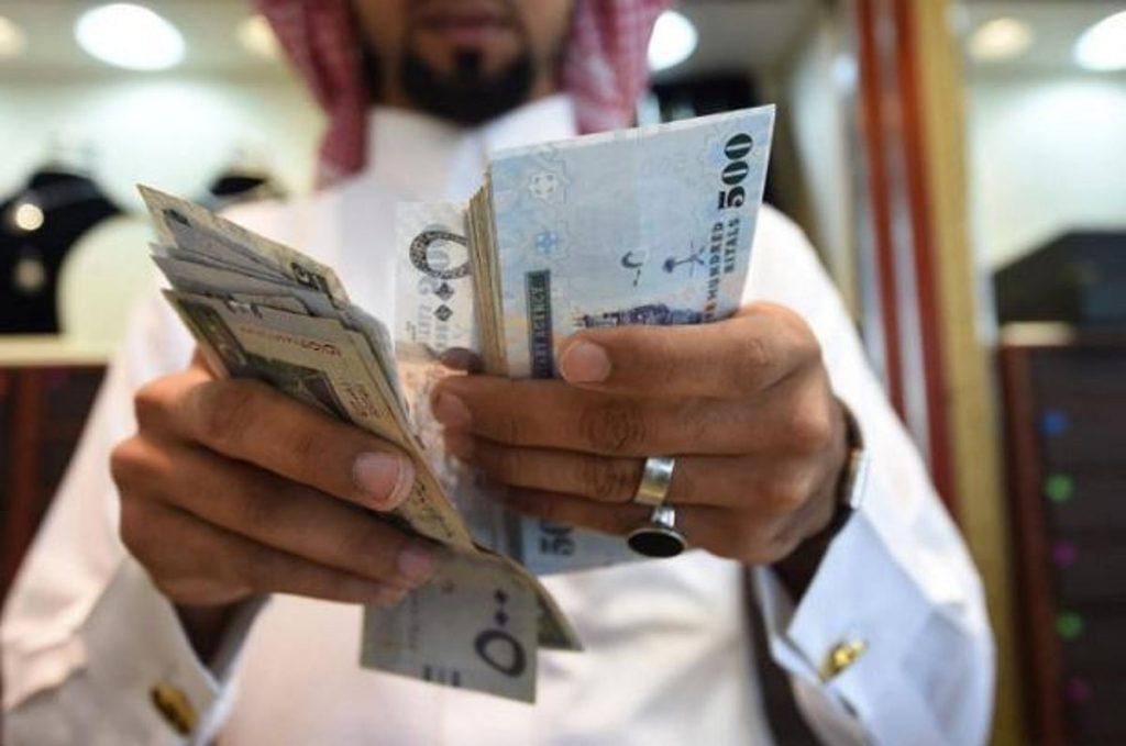 سعر الريال السعودي مقابل الجنيه المصري والعملات العربية اليوم الأربعاء 2-1-1448