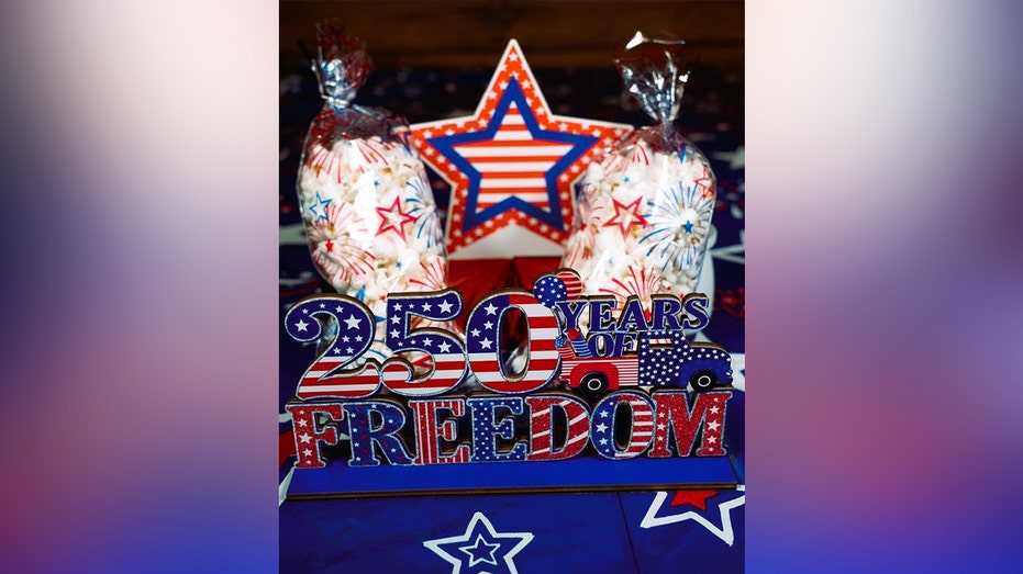 عناصر القائمة الوطنية لـ Happy Joe هي America 250