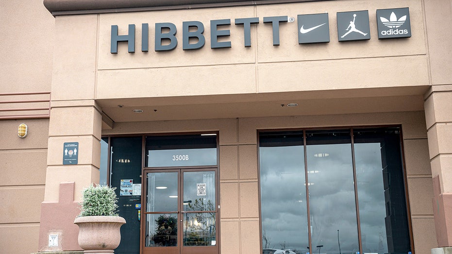 المظهر الخارجي لمتجر Hibbett Sports