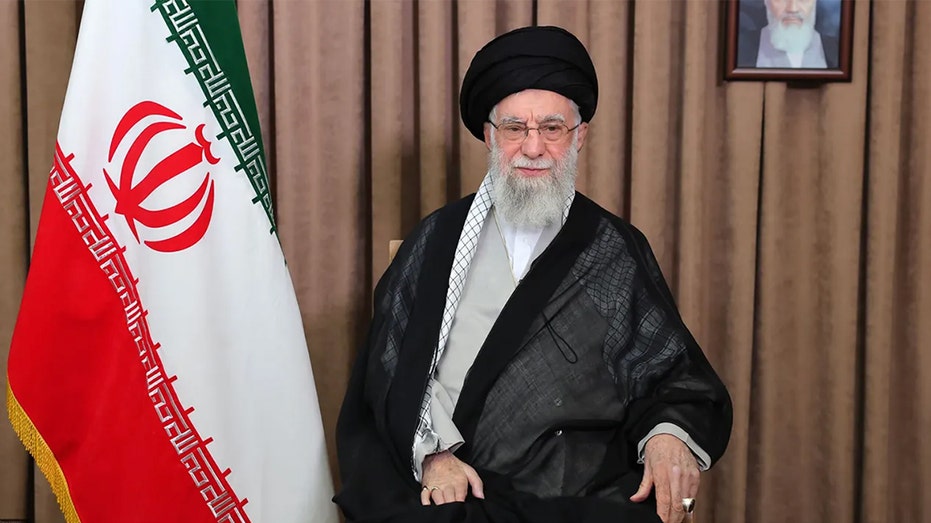 المرشد الأعلى الإيراني علي خامنئي