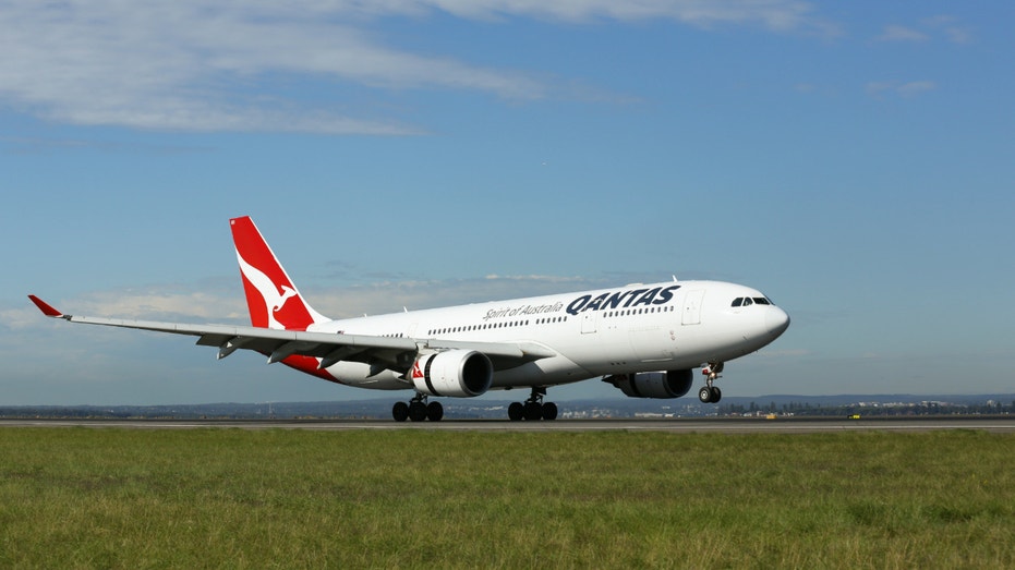 هبوط طائرة كانتاس إيرباص A330.
