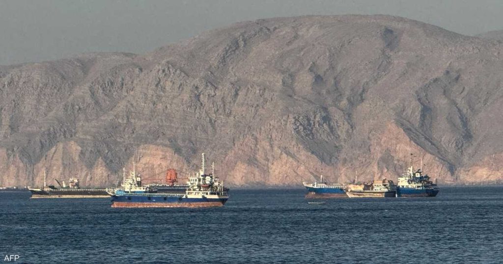 استهداف ناقلة نفط بمقذوف قبالة سواحل عُمان