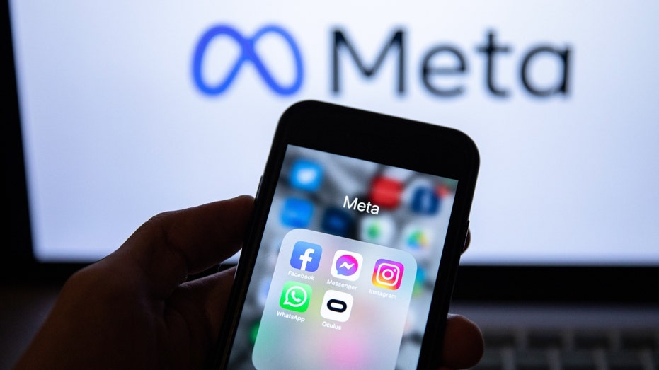 أيقونات تطبيقات Meta على الهاتف الذكي
