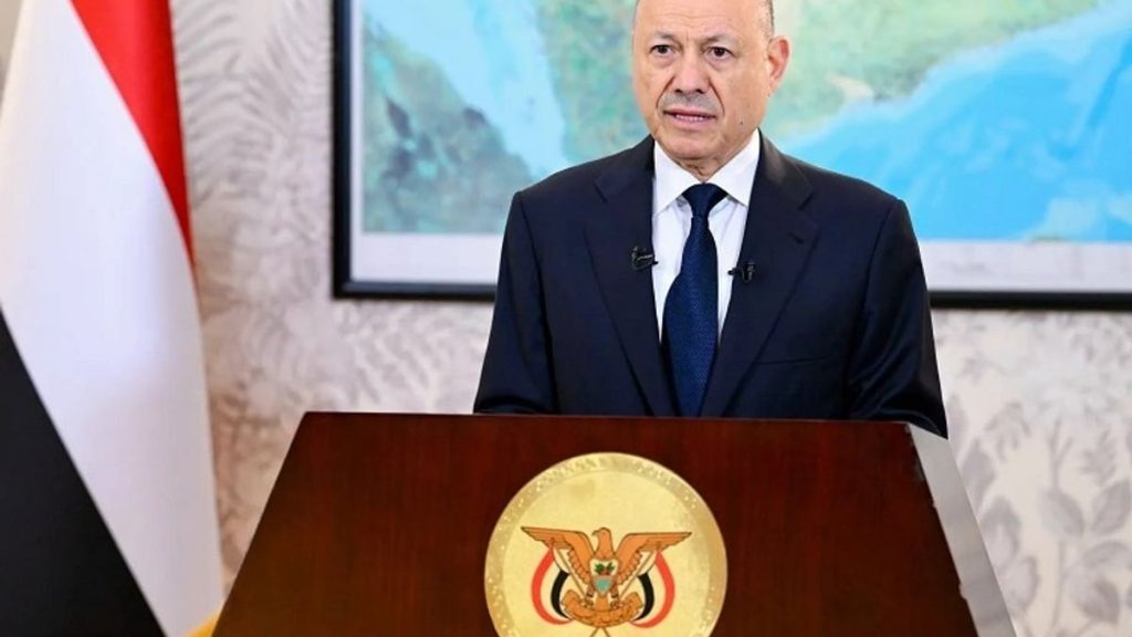 العليمي: الدولة ستردع أي انتهاك لأجوائها.. ولن تحقق إيران أهدافها في اليمن