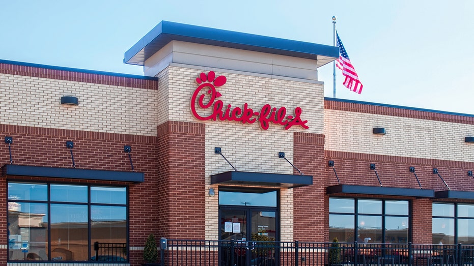 صورة غير مؤرخة للواجهة الخارجية لمطعم Chick-fil-A.
