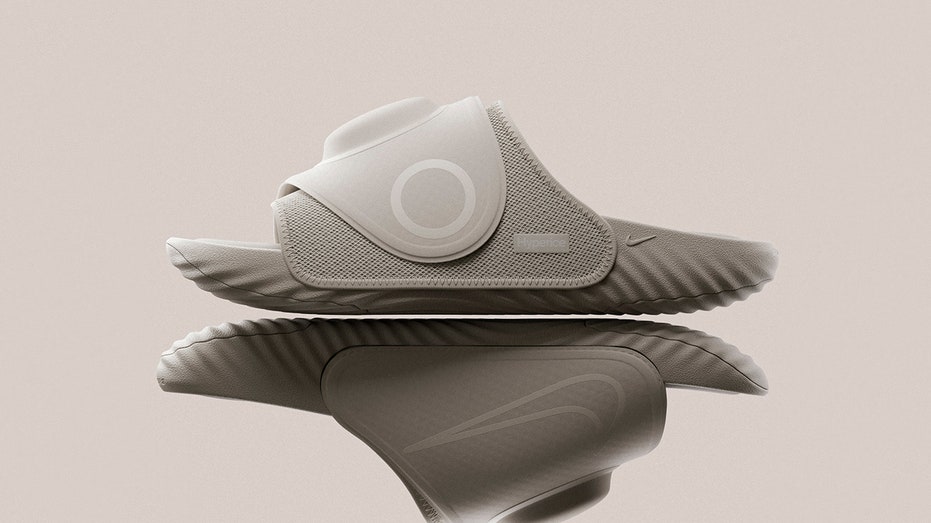 Nike وHyperice's Air Zoom Hyperslide