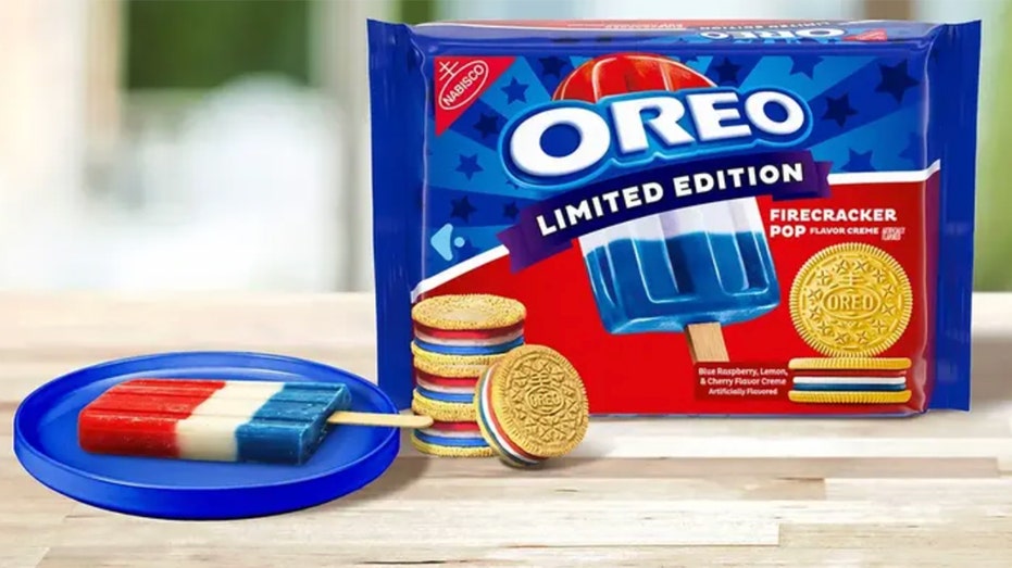 تنضم Oreo إلى الحملة الوطنية من خلال ملف تعريف الارتباط Firecracker Pop، الذي ورد أنه وصل إلى المتاجر في 4 مايو.
