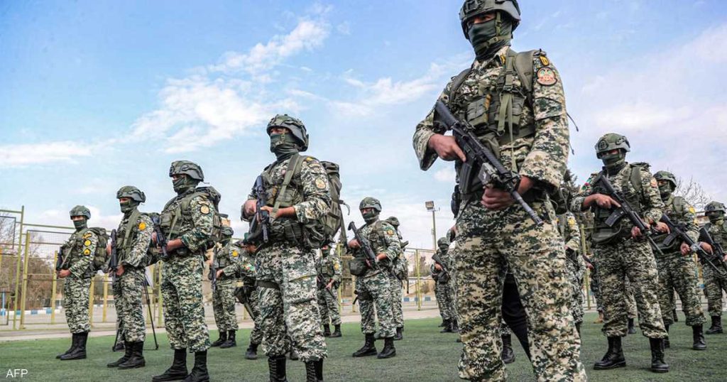 مقتل جندي إيراني إثر اشتباكات مع جماعة مسلحة في غرب البلاد