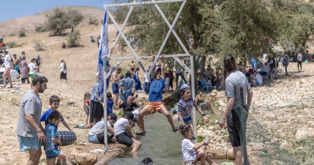 المستوطنون الإسرائيليون يستولون على عيون المياه الفلسطينية