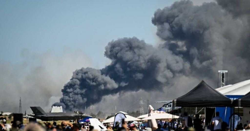 مقتل طيارين في تحطم مقاتلة خلال عرض جوي قرب أثينا