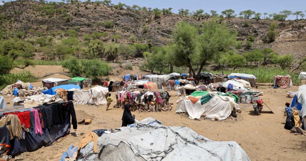 نزوح يتسارع في اليمن.. 86 ألفا يفرون مع اتساع المعارك