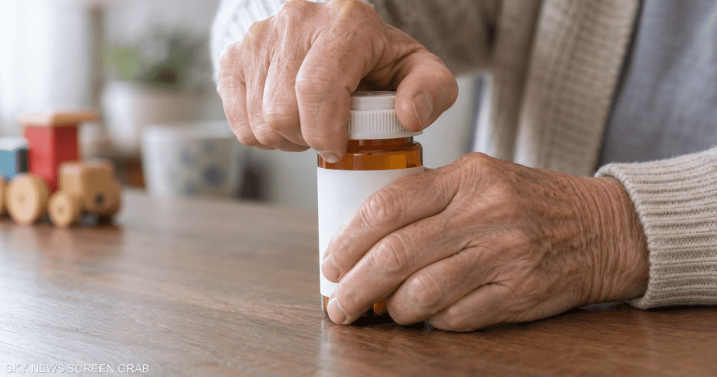 أغطية الدواء المقاومة للأطفال.. لماذا تربك كبار السن؟