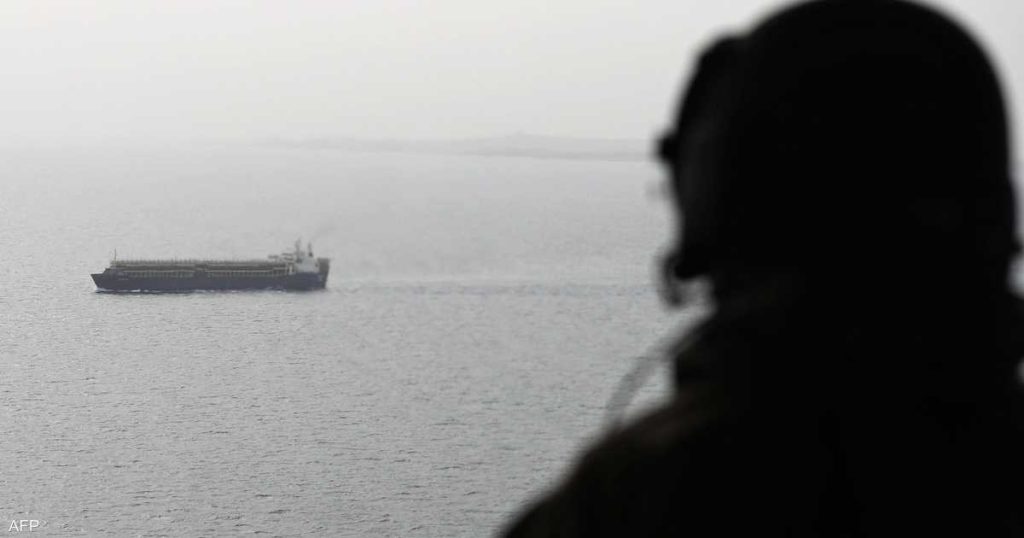 مصدر عسكري: القوات اليمنية تسيطر على باب المندب وجزيرة ميون