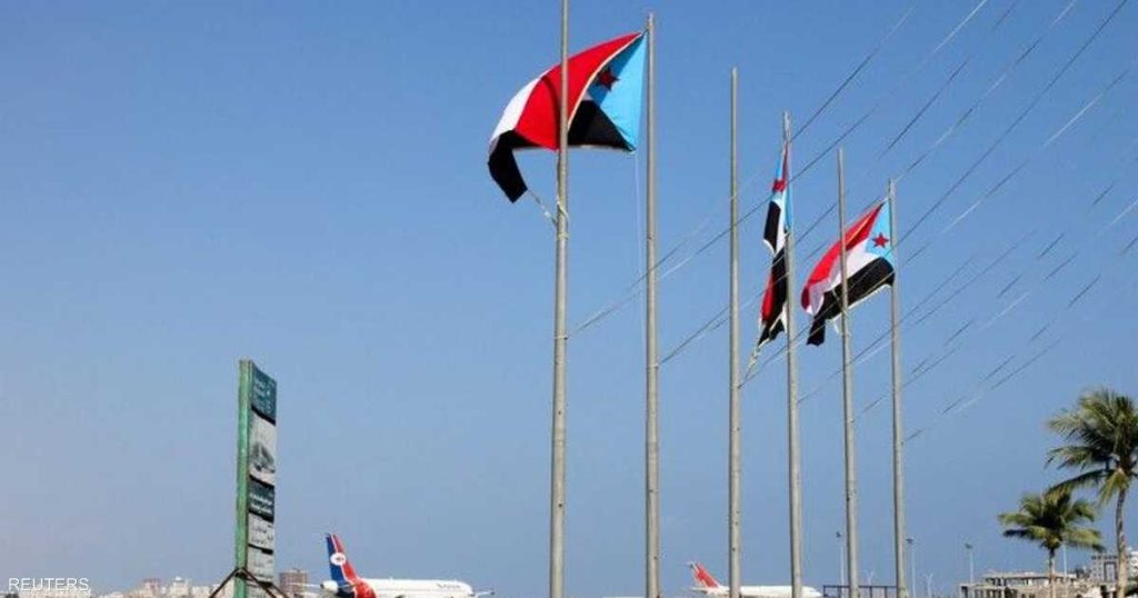 صاروخ حوثي يسقط بمطار عدن قبل دعوة الإخلاء